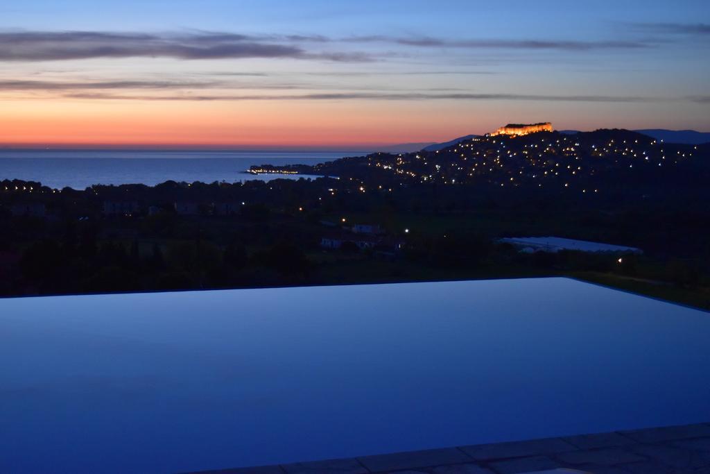 Villa Molivos Views Митимна Екстериор снимка